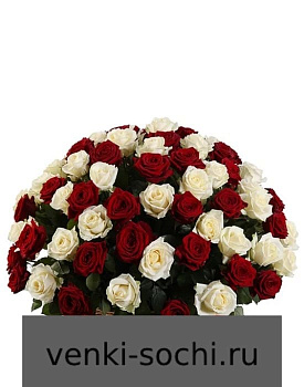 Корзина из живых цветов КН10, роз 100 шт