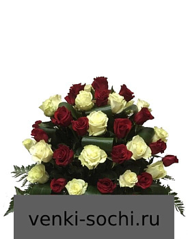 Корзина из живых цветов КН2, роз 150 шт